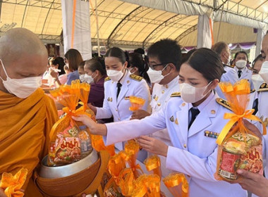 กิจกรรมทำบุญตักบาตร เฉลิมพระเกียรติสมเด็จพระนางเจ้าฯ ... พารามิเตอร์รูปภาพ 6