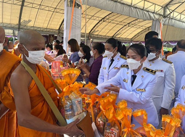 กิจกรรมทำบุญตักบาตร เฉลิมพระเกียรติสมเด็จพระนางเจ้าฯ ... พารามิเตอร์รูปภาพ 7