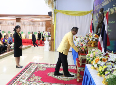 พิธีวางพานพุ่มเพื่อสักการะพระฉายาลักษณ์พระราชวรวงศ์เธอกรมหมื่นพิทยาลงกรณ เนื่องในวันสหกรณ์แห่งชาติประจำปี 2567 ... พารามิเตอร์รูปภาพ 3