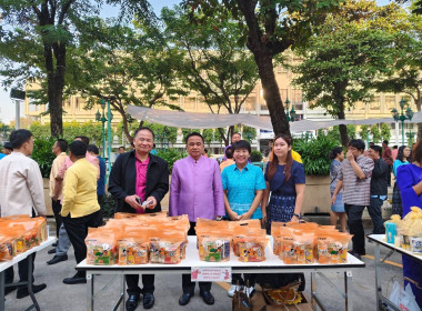 ทำบุญถวายภัตตาหารเช้าแด่พระภิกษุสงฆ์วัดนรนาถสุนทริการาม พารามิเตอร์รูปภาพ 3