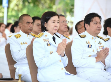 พิธีเจริญพระพุทธมนต์และทำบุญตักบาตรถวายพระราชกุศล 12 ... พารามิเตอร์รูปภาพ 1