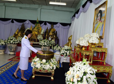 พิธีถวายน้ำสรงพระบรมศพสมเด็จพระนางเจ้าสิริกิติ์ ... พารามิเตอร์รูปภาพ 2