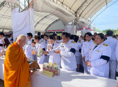พิธีเจริญพระพุทธมนต์และทำบุญตักบาตร ... พารามิเตอร์รูปภาพ 15