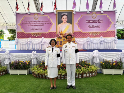 พิธีเจริญพระพุทธมนต์และทำบุญตักบาตรถวายพระราชกุศล 3 ... พารามิเตอร์รูปภาพ 1