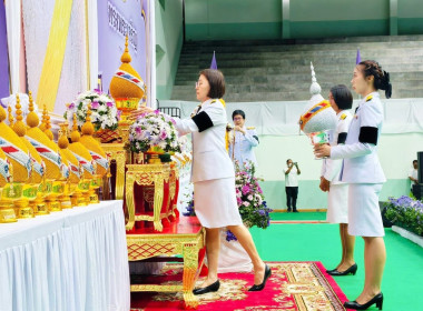 พิธีถวายเครื่องราชสักการะ วางพานพุ่ม ... พารามิเตอร์รูปภาพ 2